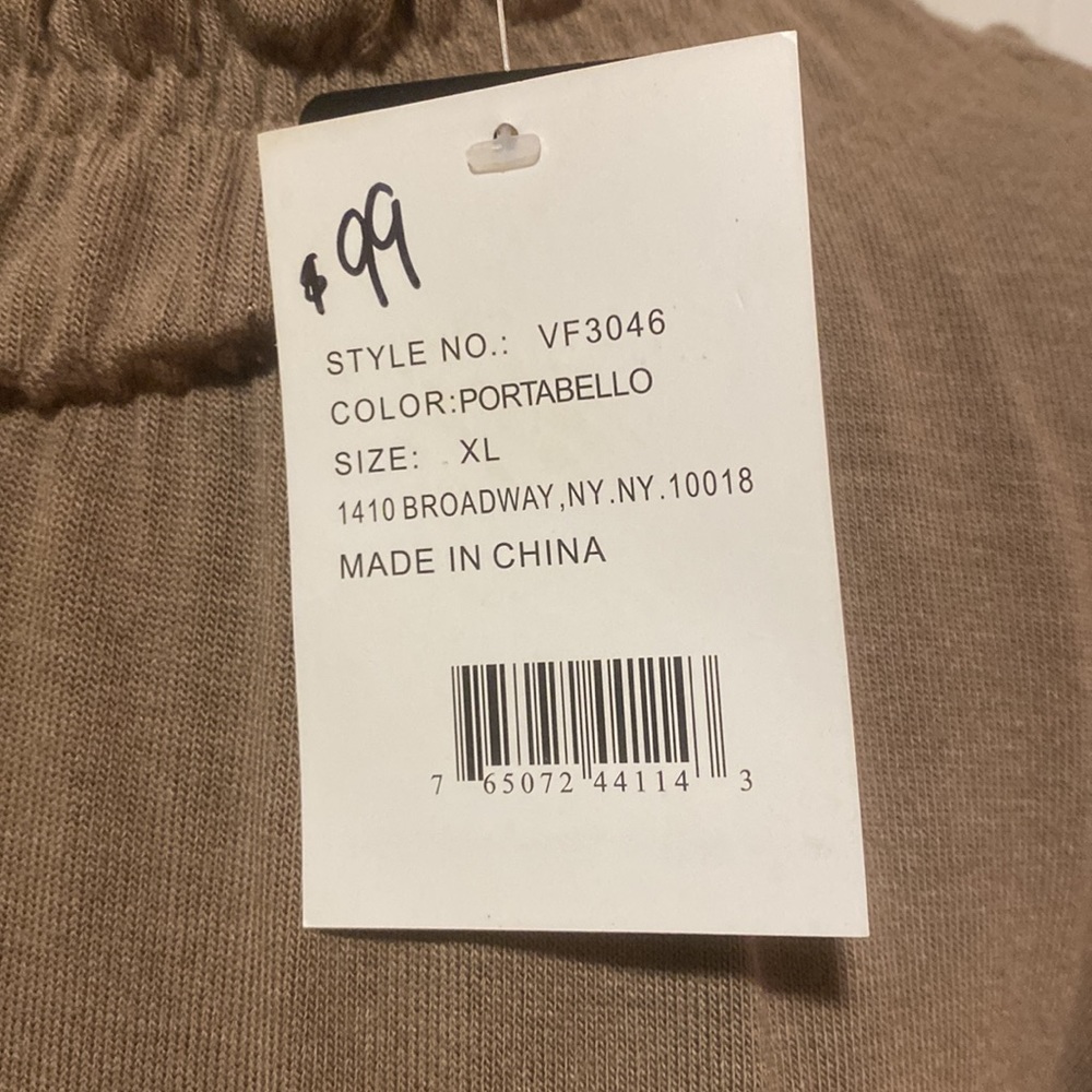 Sweater with tie waist, size XL, new with tags - Picture 2 of 3
